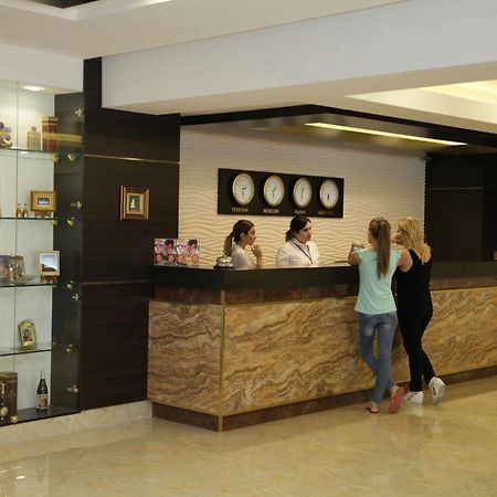 Shirak Hotel Erevan Esterno foto