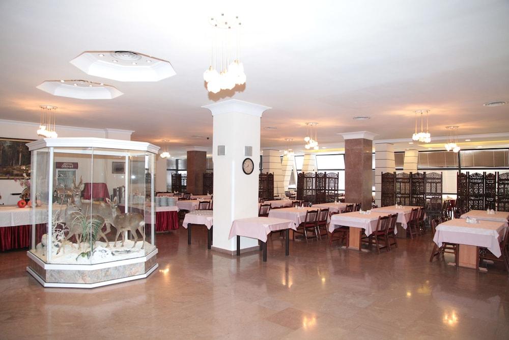 Shirak Hotel Erevan Esterno foto