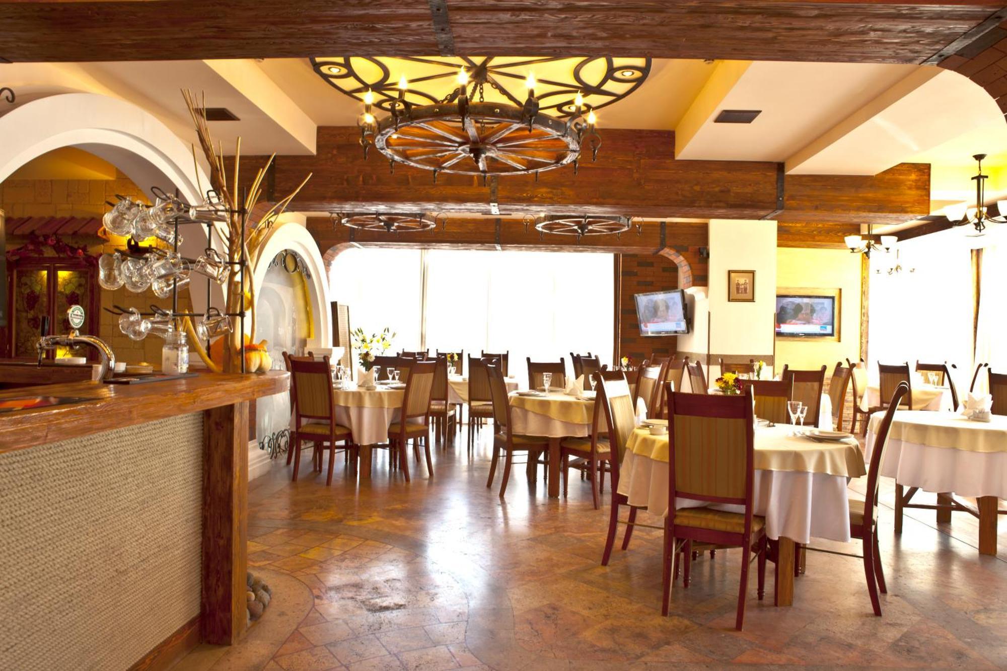 Shirak Hotel Erevan Esterno foto