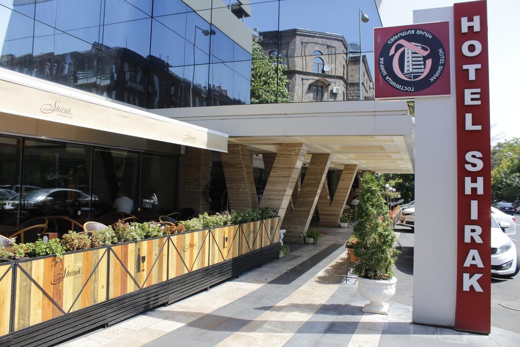 Shirak Hotel Erevan Esterno foto