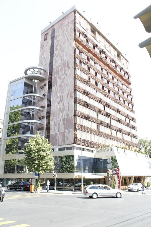 Shirak Hotel Erevan Esterno foto