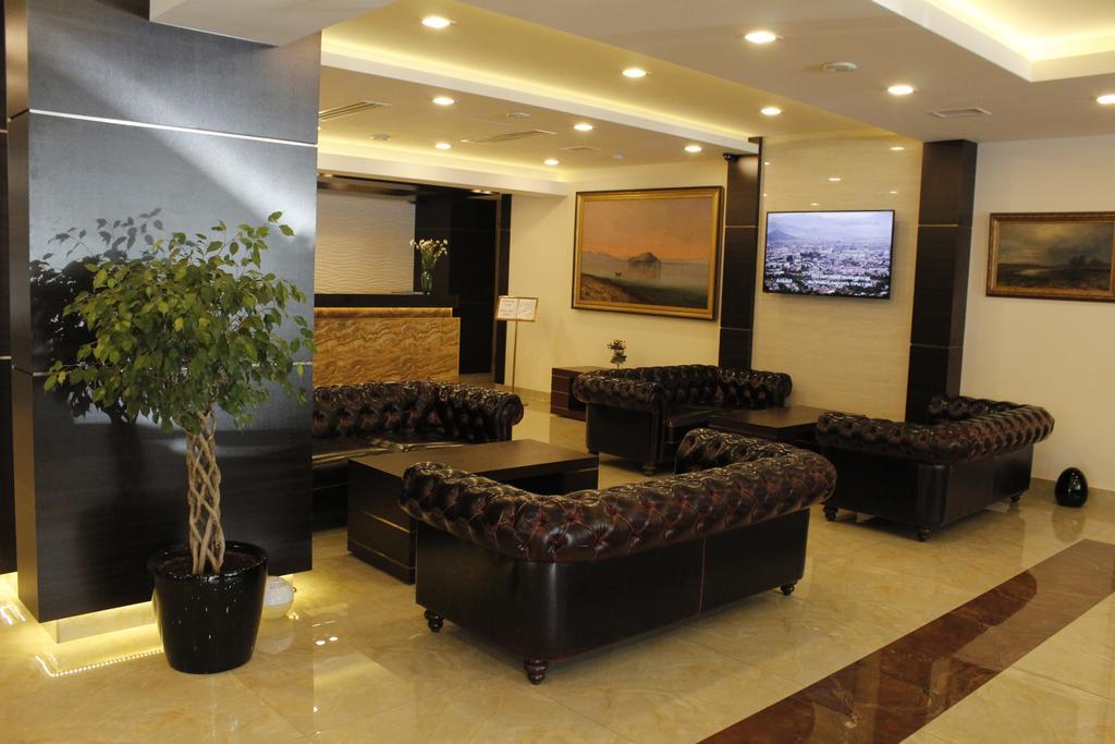Shirak Hotel Erevan Esterno foto