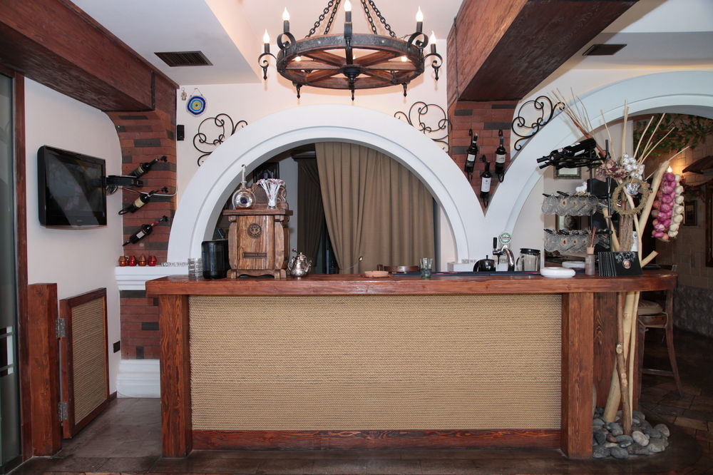 Shirak Hotel Erevan Esterno foto
