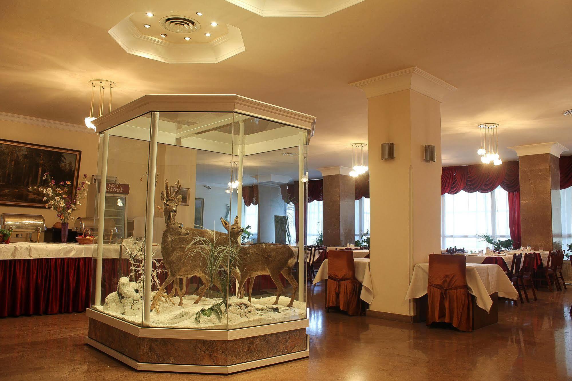 Shirak Hotel Erevan Esterno foto